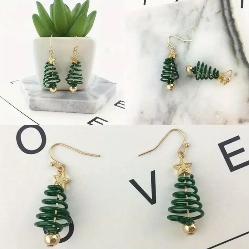 🎄Festive Gold and Green Spiral Tree Earrings - Picture 8 of 10